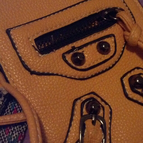 Two Fun Cross Body Purses! - Picture 3 of 4