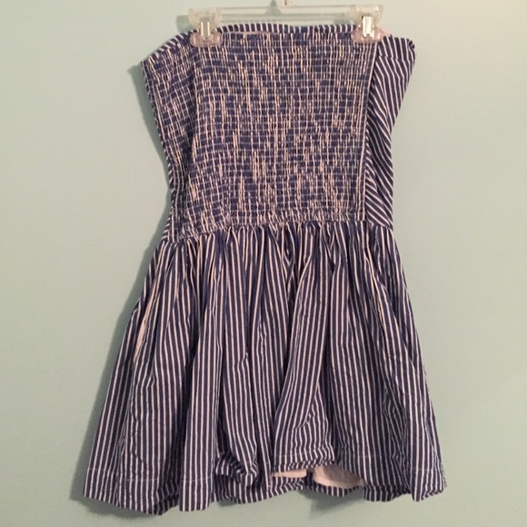 White and blue striped Abercrombie dress - Picture 2 of 2