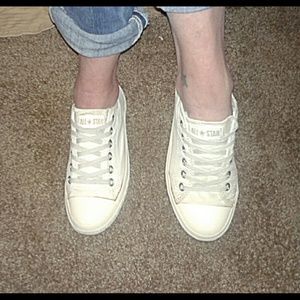 Vintage beige converse all stars.comfy!