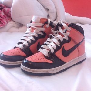 Nike Hightop Pink Black