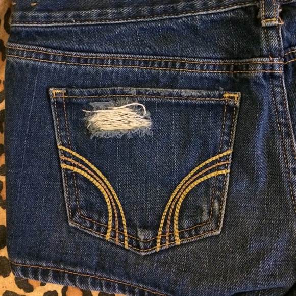 Dark ripped hollister shorts - Picture 3 of 4