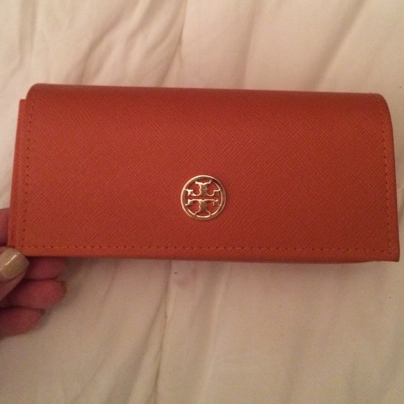 Tory burch sunglass case