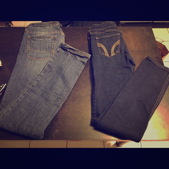 NWOT Hollister Skinny Jeans size 3!