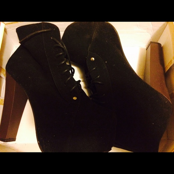 Black "Jeffery Campbell" look a likes