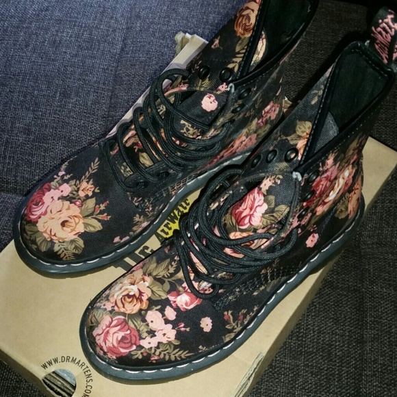 Dr. Martens Shoes - Dr Martens