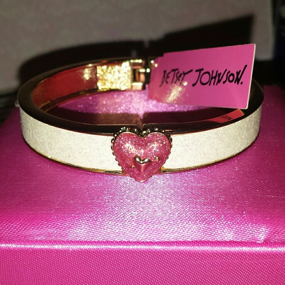 Betsey Johnson Gold Heart Glitter Bangle