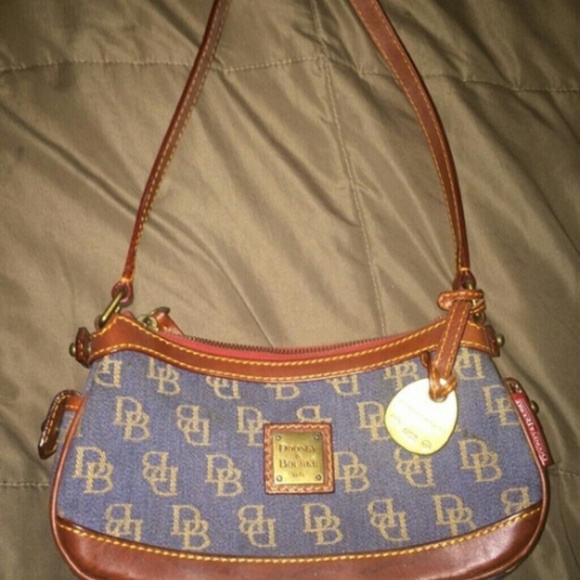 AUTHENTIC Dooney & Bourke purse