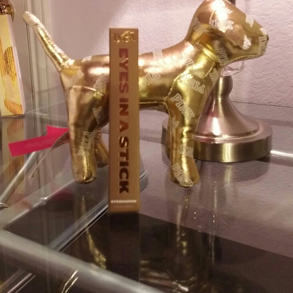 Tyra Bank's Eyes in a Stick