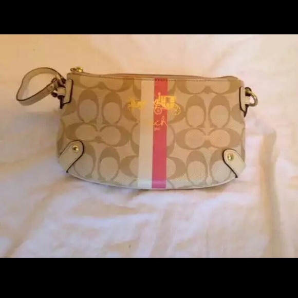 Coach Heritage Wristlet