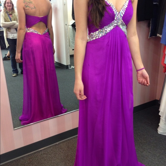 PROM DRESS! Very Comfy! Size 2-4 💎
