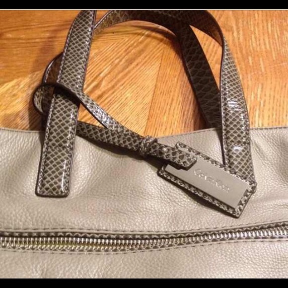Calvin Klein Taupe Tote w/Snake print Straps. - Picture 4 of 4