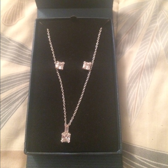 💯 925 Sterling silver necklace and earrings - Picture 2 of 4