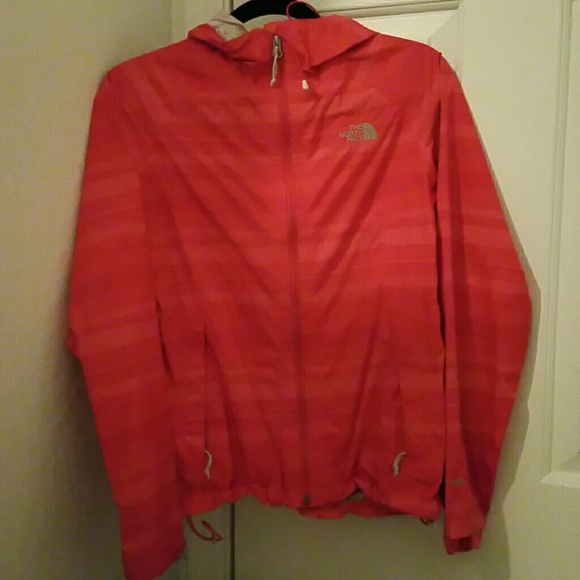 small north face windbreaker pink