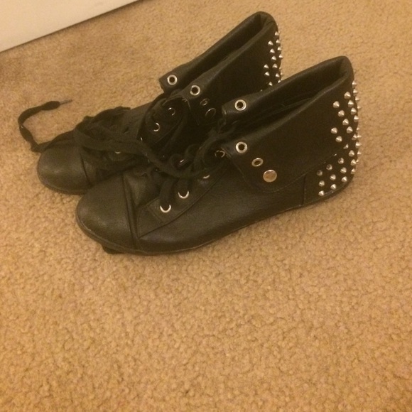 Studded black tennis shoes SOLD - Picture 3 of 3