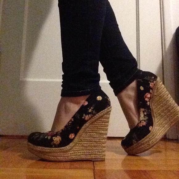 Tillys D wedges