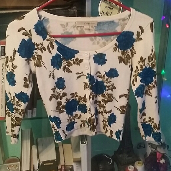 Cropped Floral Cardigan