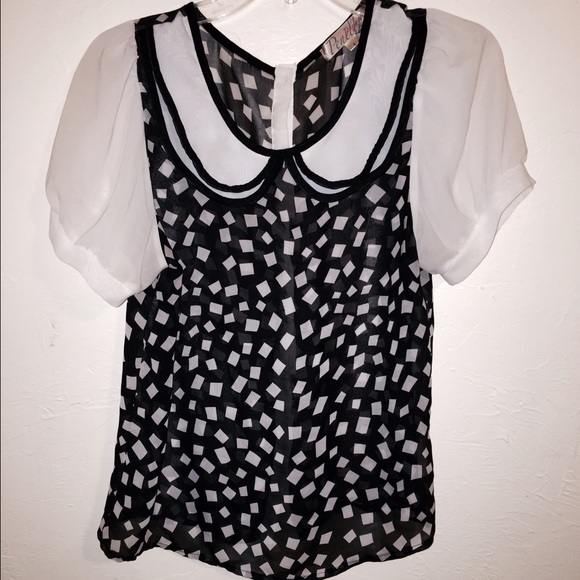 Cool pattern sheer top.