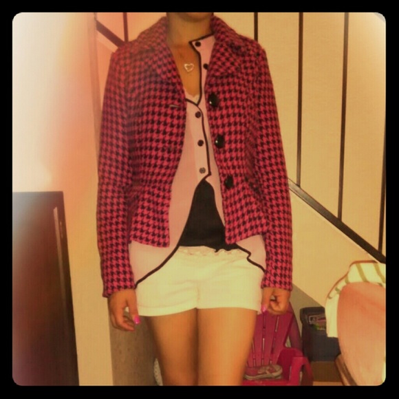 Pink fitted jacket
