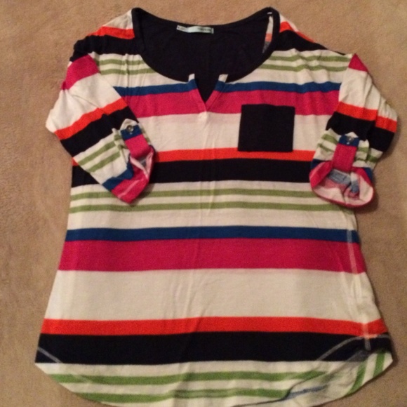 Maurice's striped top.