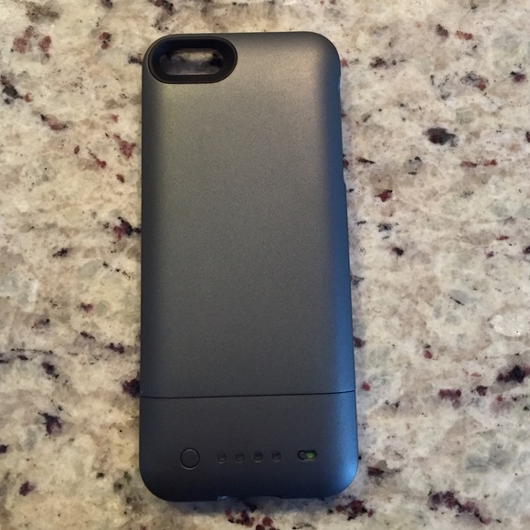 iPhone 5/5s mophie case in dark grey