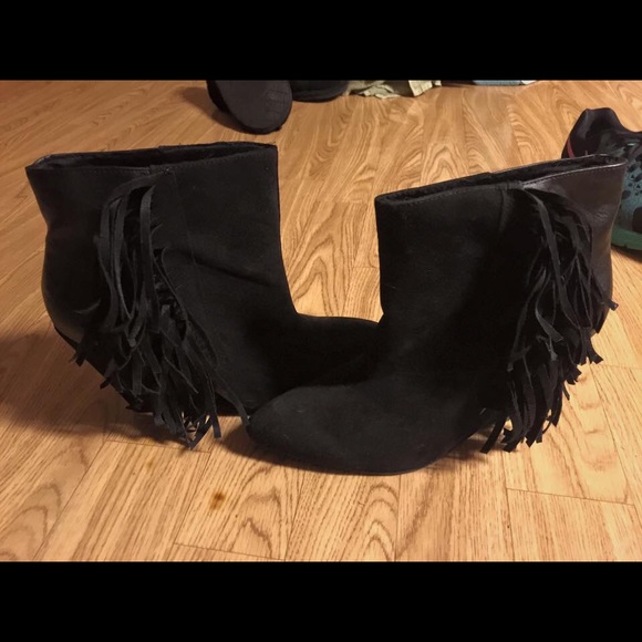 Fringe boots