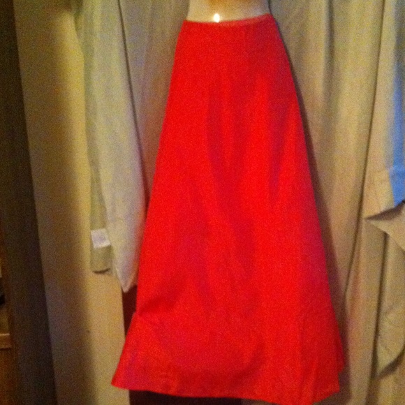 Full skirt