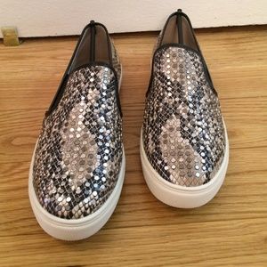 Snake skin pattern slip on shoes