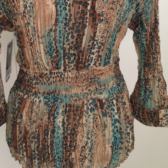 NWT Milano "gathered/crinkle" blouse! - Picture 3 of 4