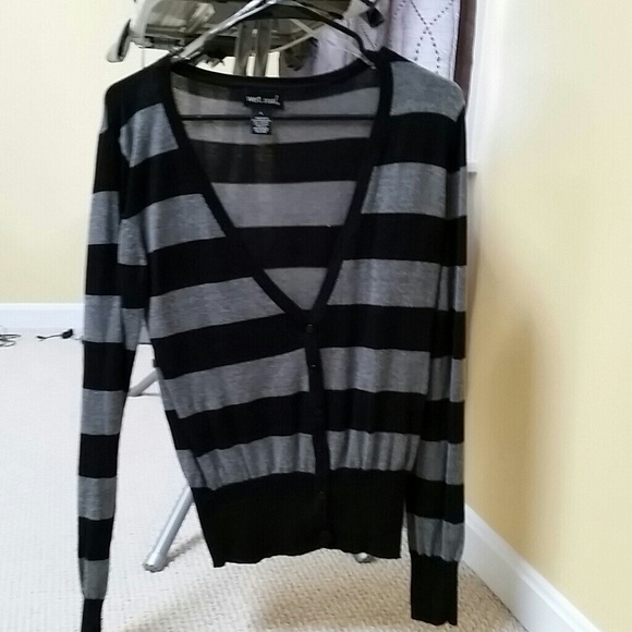 Super cute button  up sweater