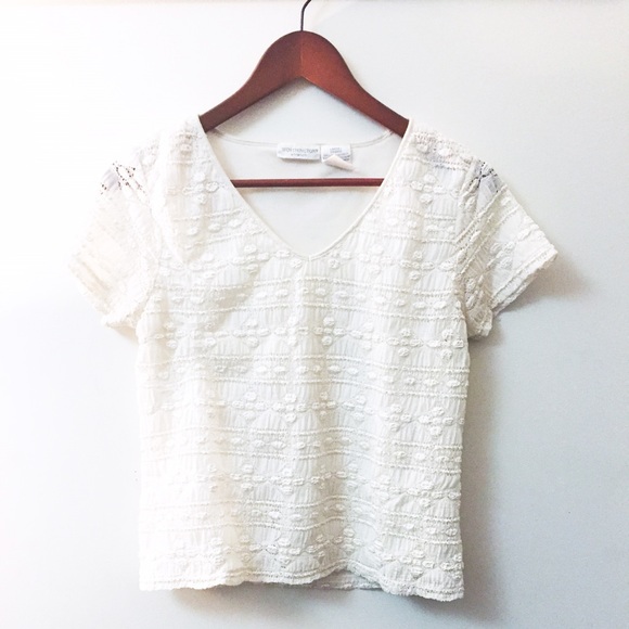 🚫SOLD🚫 Lace v-neck shirt