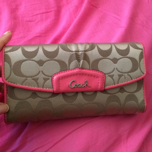 Coach wallet