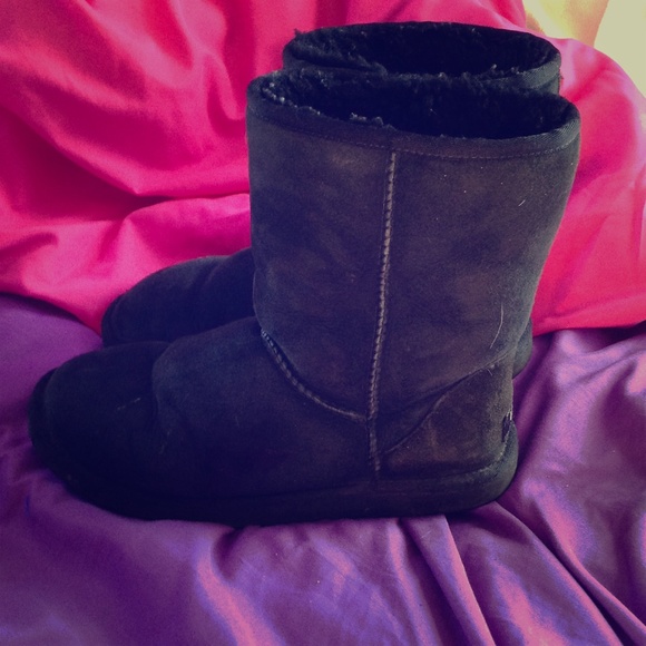 Black uggs