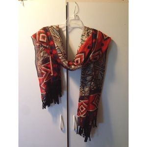 Patterned scarf with fringe