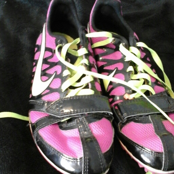 Track shoes - Picture 1 of 1