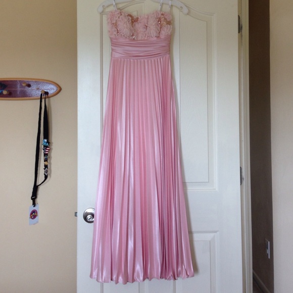 Prom Dress - Picture 1 of 4