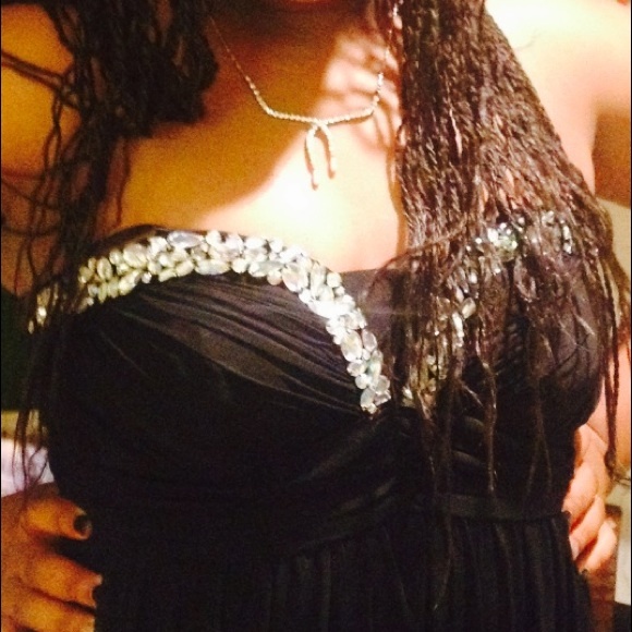 A nice black homecoming dress - Picture 2 of 2