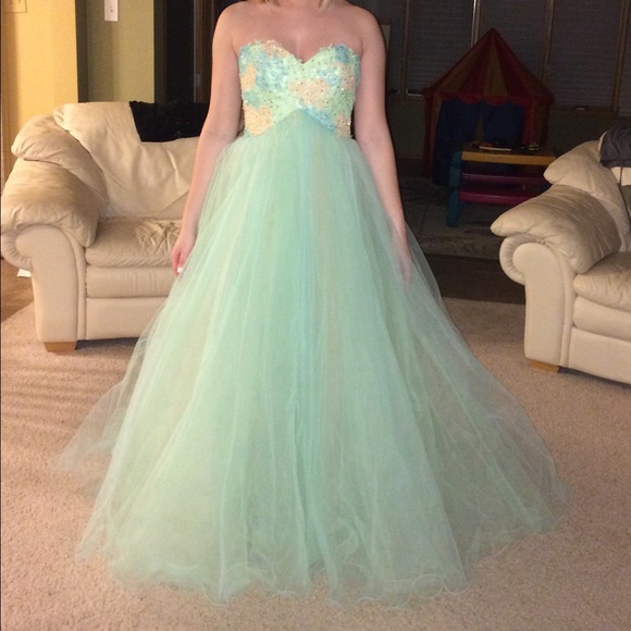 Sherri Hill prom dress