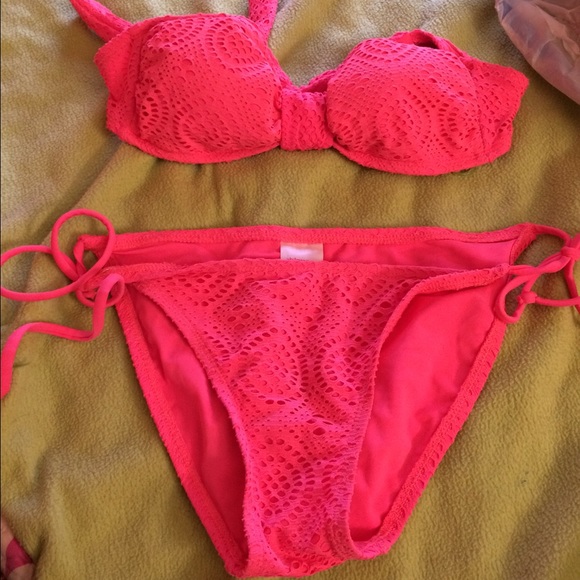 bathing suit - Picture 1 of 1