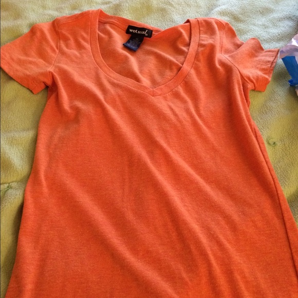 v neck - Picture 1 of 1