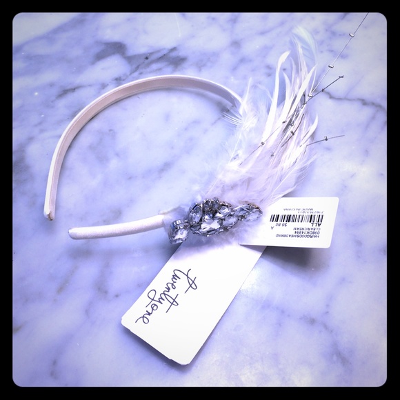 Forever 21 Accessories - Forever 21 Cream feather rhinestone headband