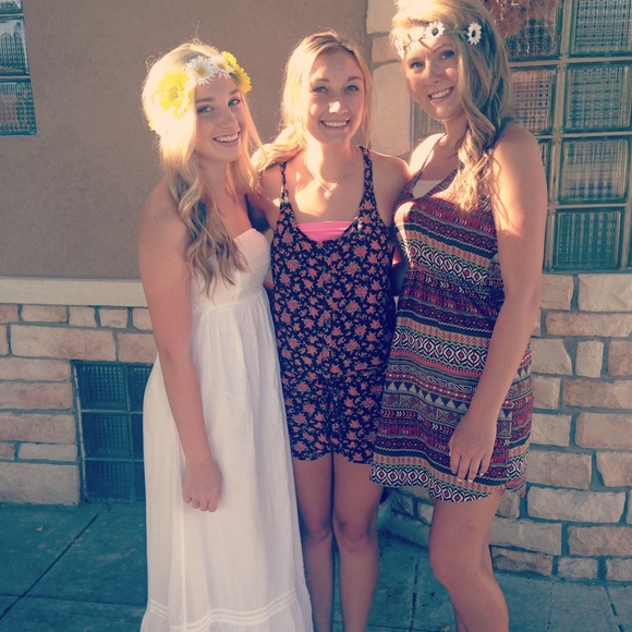 White bohemian Sundress - Picture 1 of 3