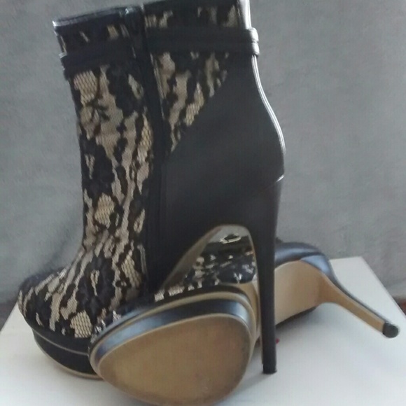 Beautiful cream with black lace overlay booties - Picture 2 of 4