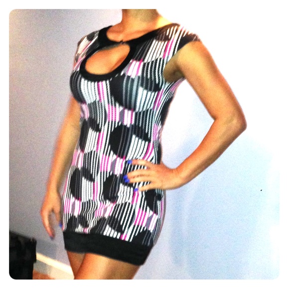 Black white fuchsia express dress