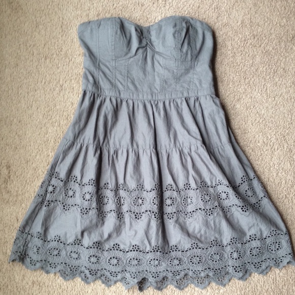 Strapless grey dress