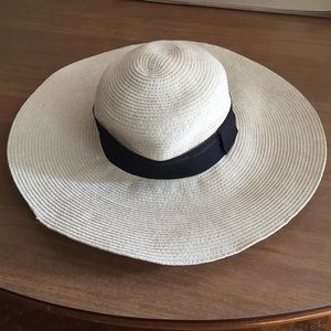 Beach hat