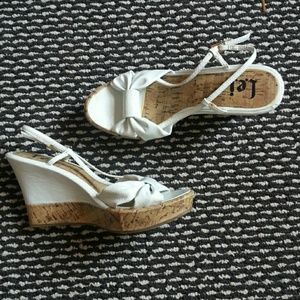 NwOT White Slingback Wedges with Bow Detail!