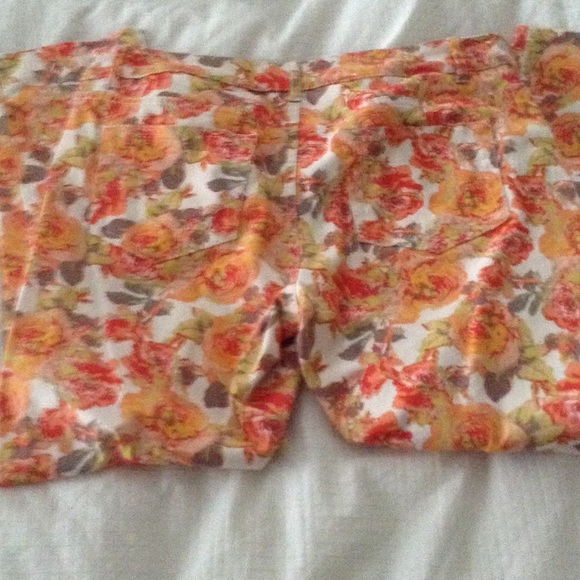 Crop pants - Picture 2 of 4