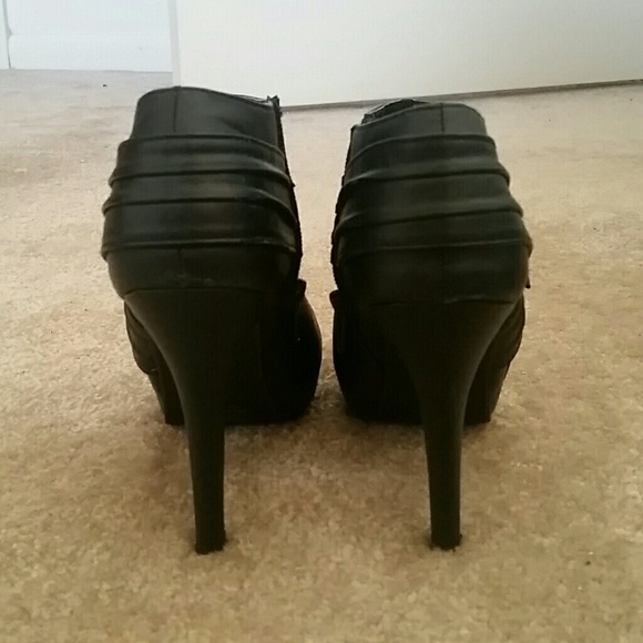 Open toe booties - Picture 3 of 3