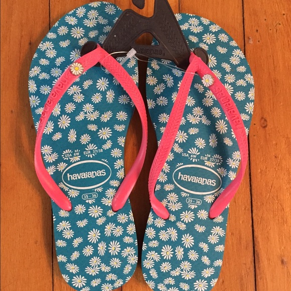 Blue Havaianas with Flower Pattern