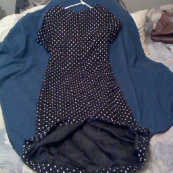 Long fully lined short sleeved polka dot dress. - Picture 2 of 2